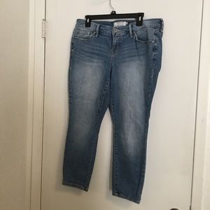 Torrid Capris Washed out Size 32